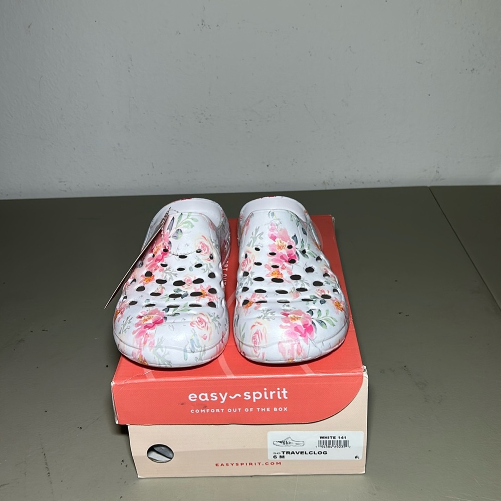 Easy Spirit Travel Clog 6M
